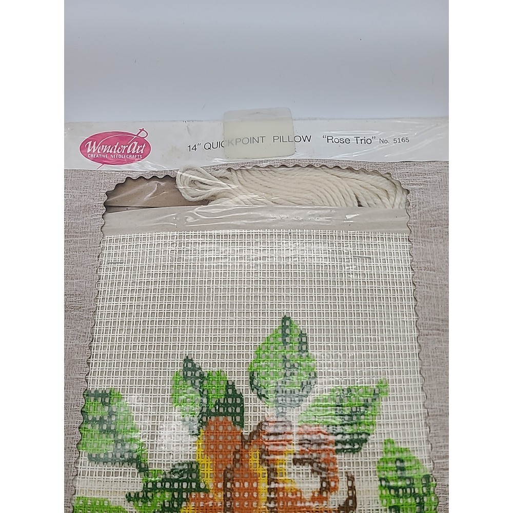 Wonderart Vtg Rose Trio Needlecraft‎ 14" Pillow Quickpoint New Open Box Needlept - Picture 2 of 6